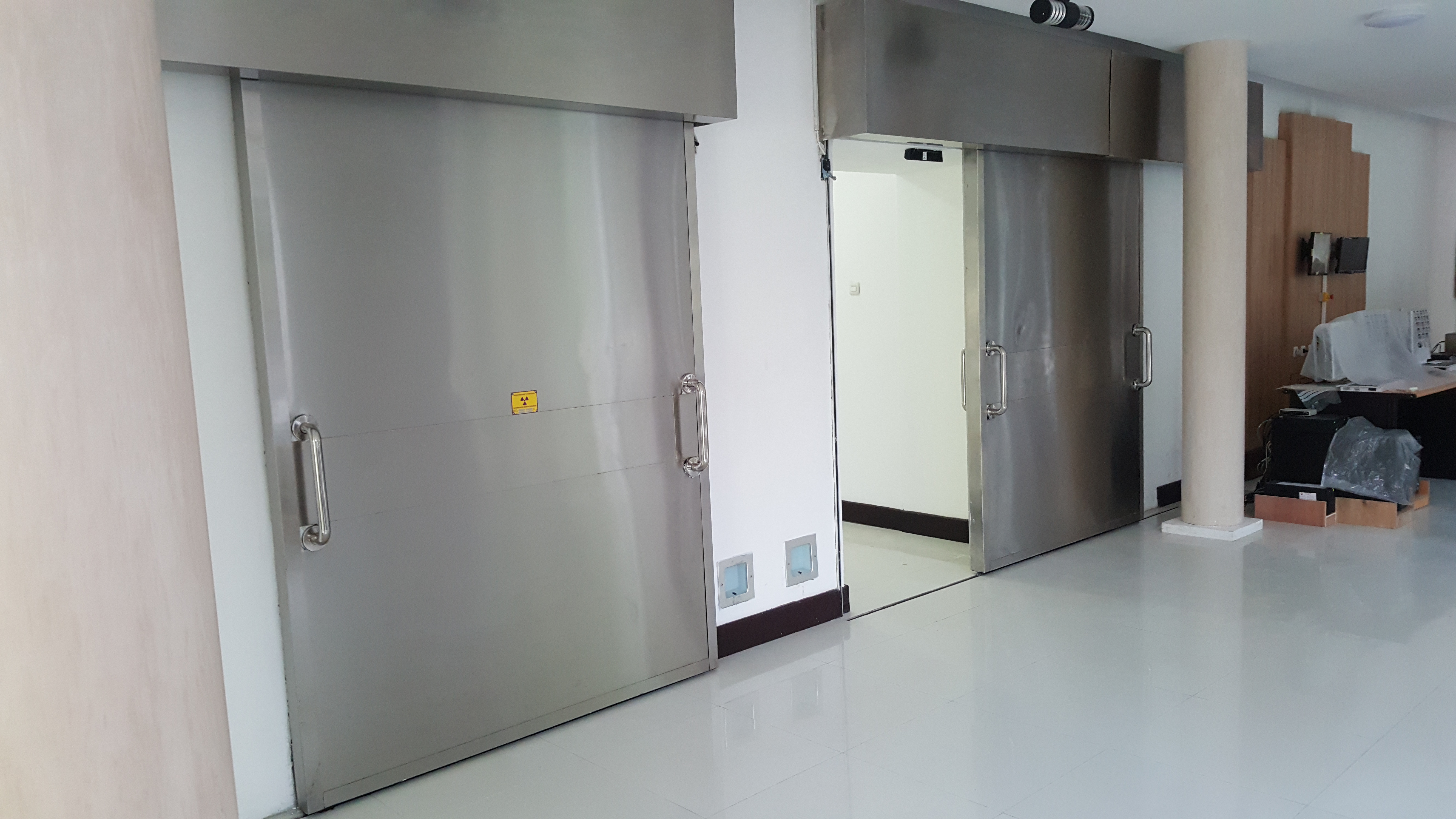 LINAC DOOR Image 2