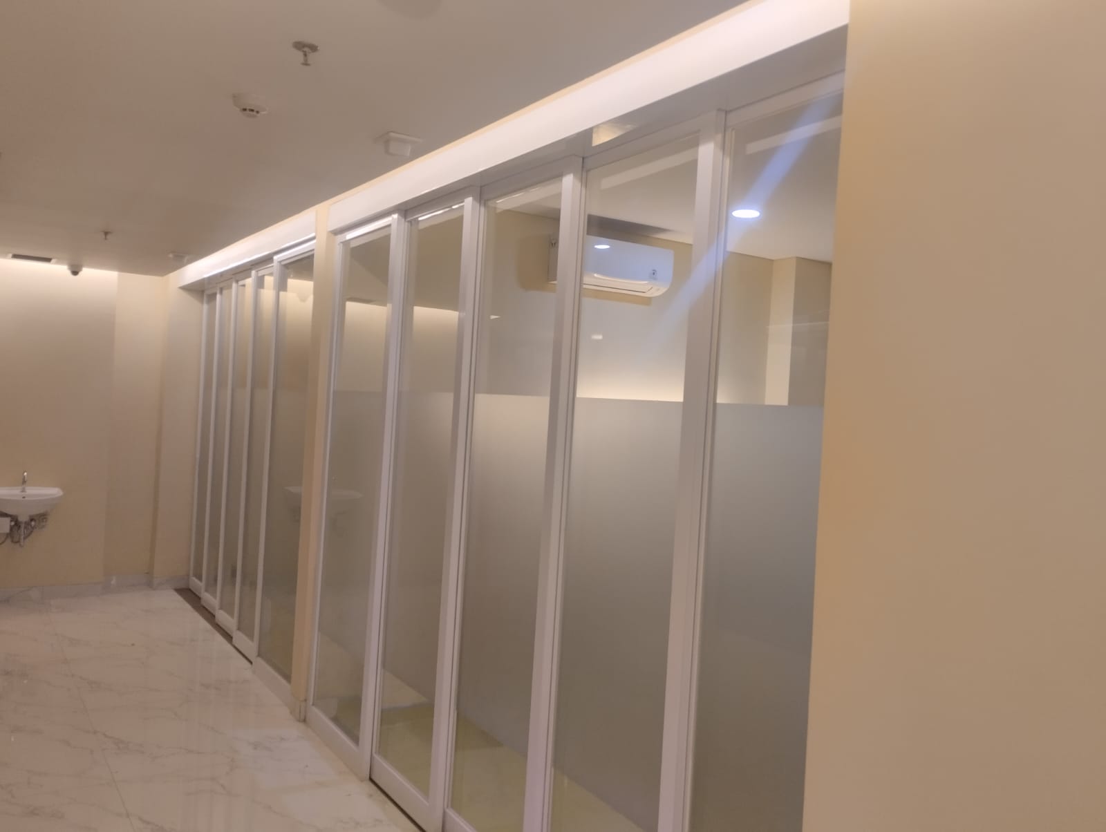 AUTOMATIC TELESCOPIC DOOR Image 1